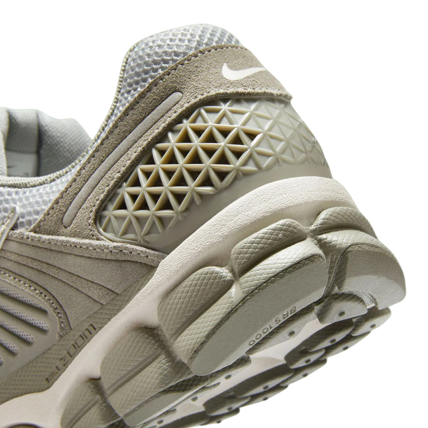 HF1553-002 - NIKE ZOOM VOMERO 5 SDE