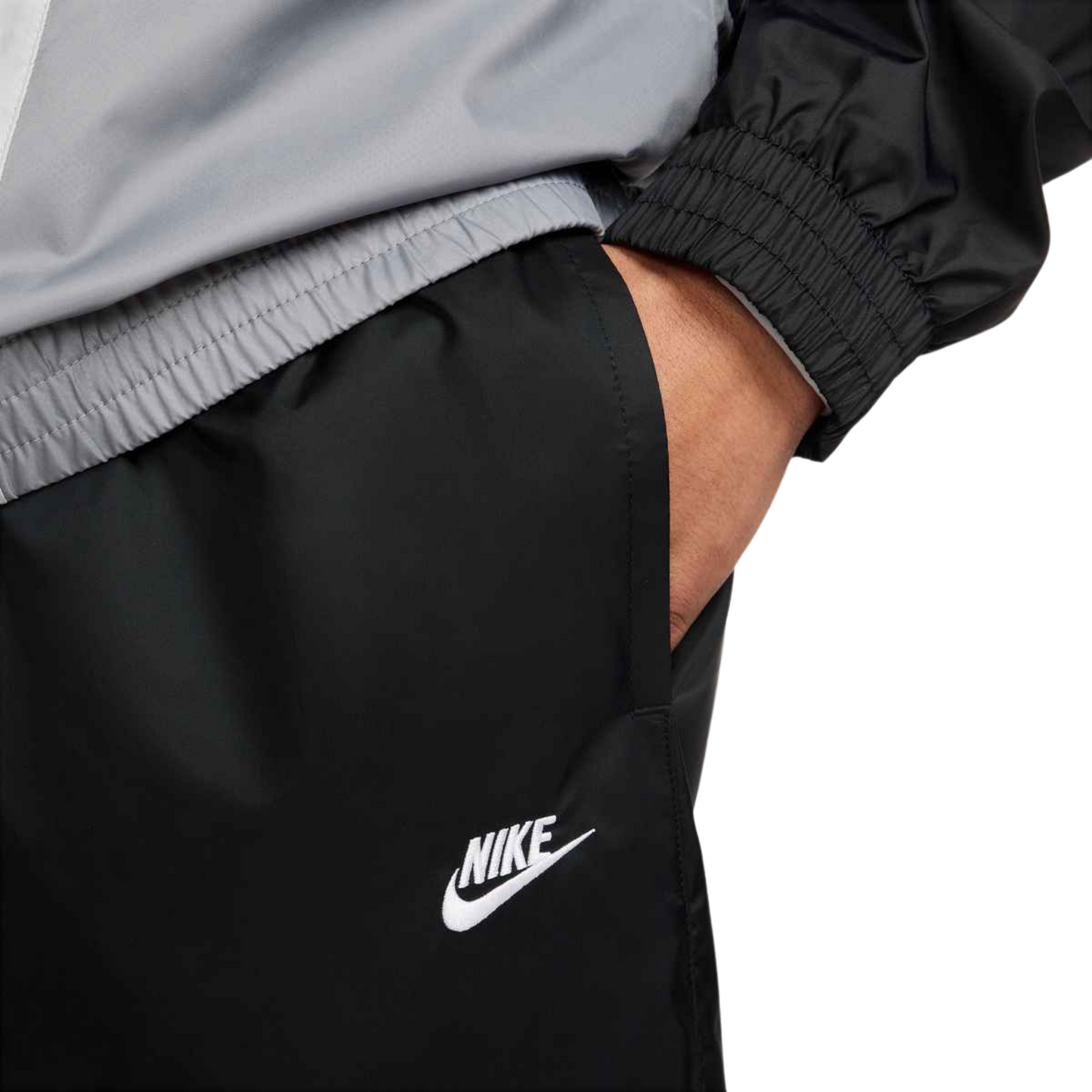 HJ1985-010 - NIKE M NK CLUB WVN TRK SUIT