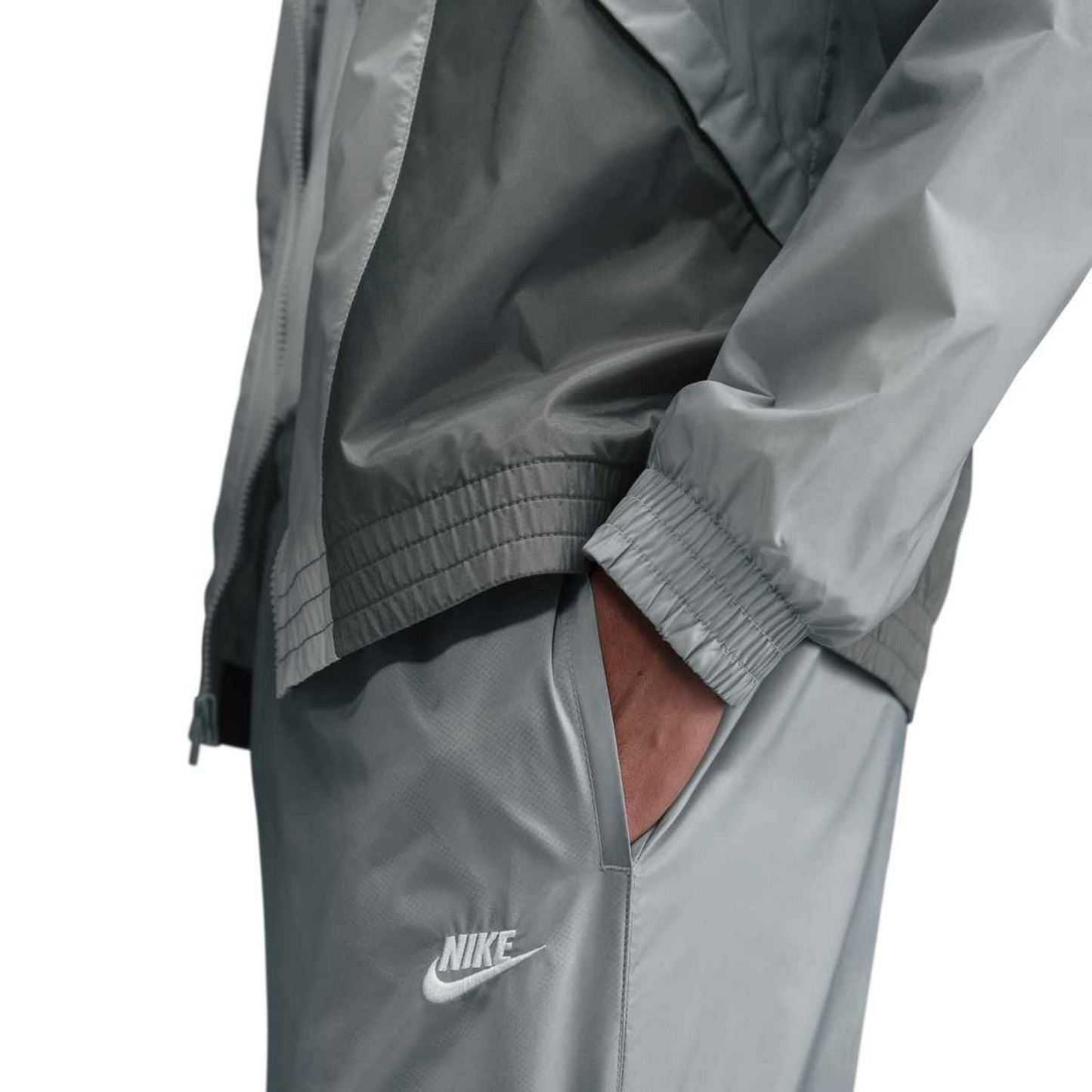 HJ1985-077 - NIKE M NK CLUB WVN TRK SUIT