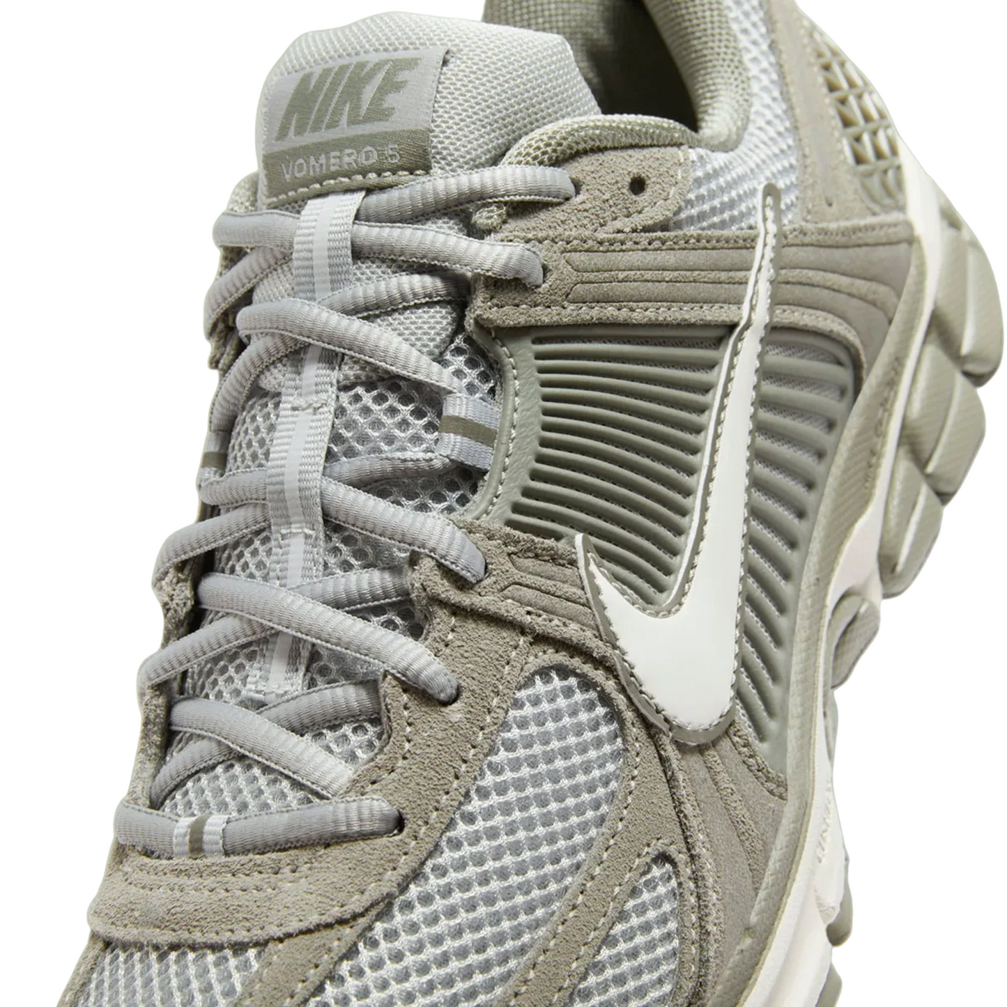 HF1553-002 - NIKE ZOOM VOMERO 5 SDE