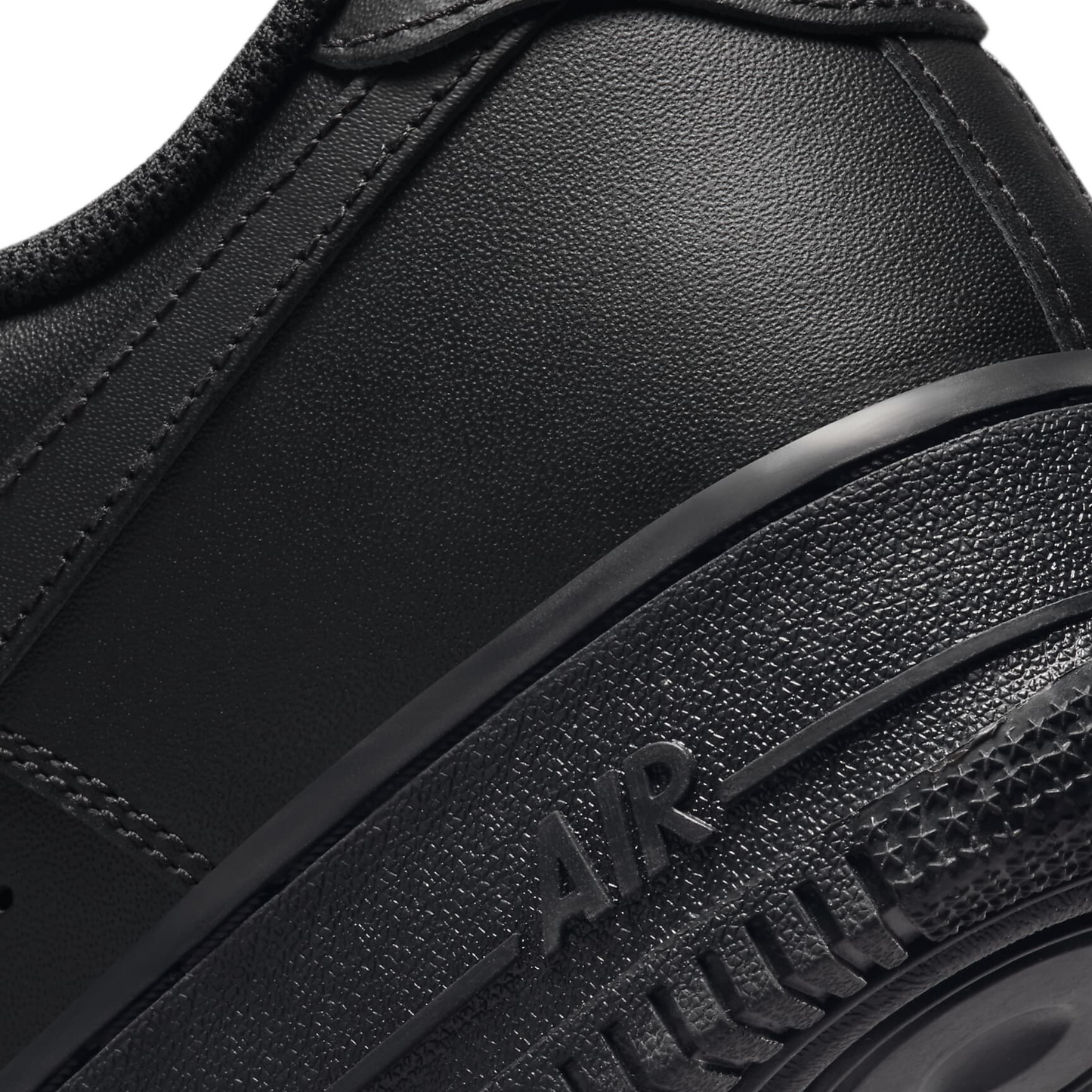 CW2288-001 - NIKE AIR FORCE 1 '07